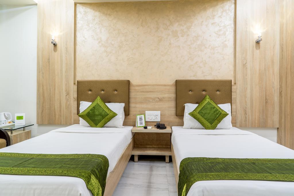 Hotel Treebo Unity Ahmedabad Esterno foto
