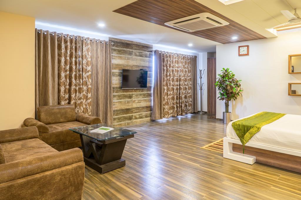 Hotel Treebo Unity Ahmedabad Esterno foto