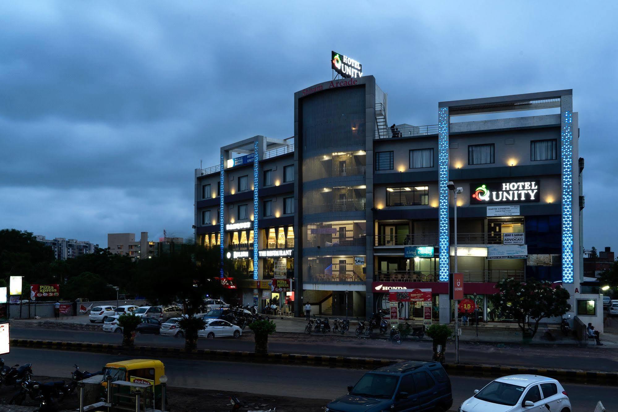 Hotel Treebo Unity Ahmedabad Esterno foto