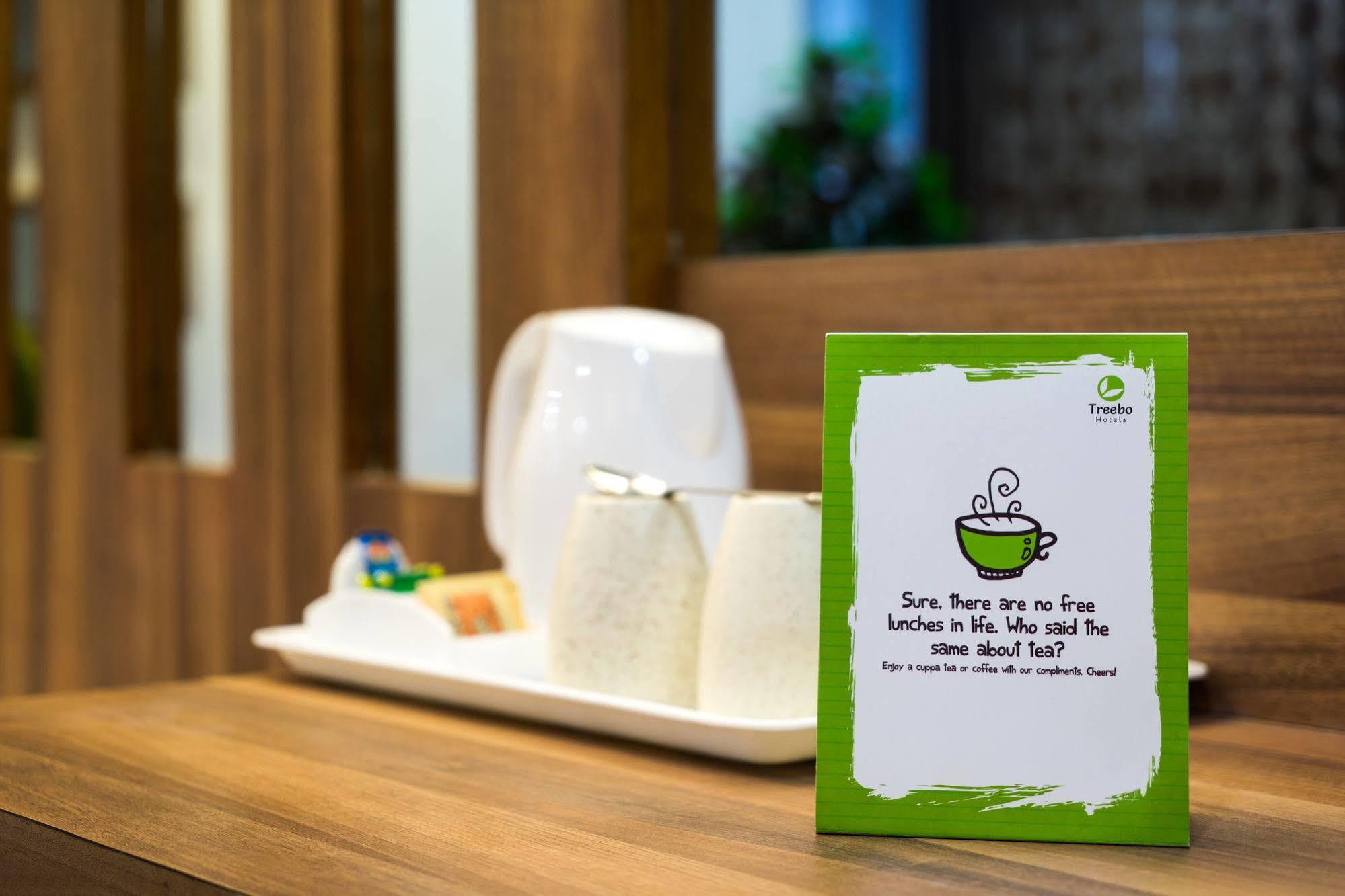 Hotel Treebo Unity Ahmedabad Esterno foto