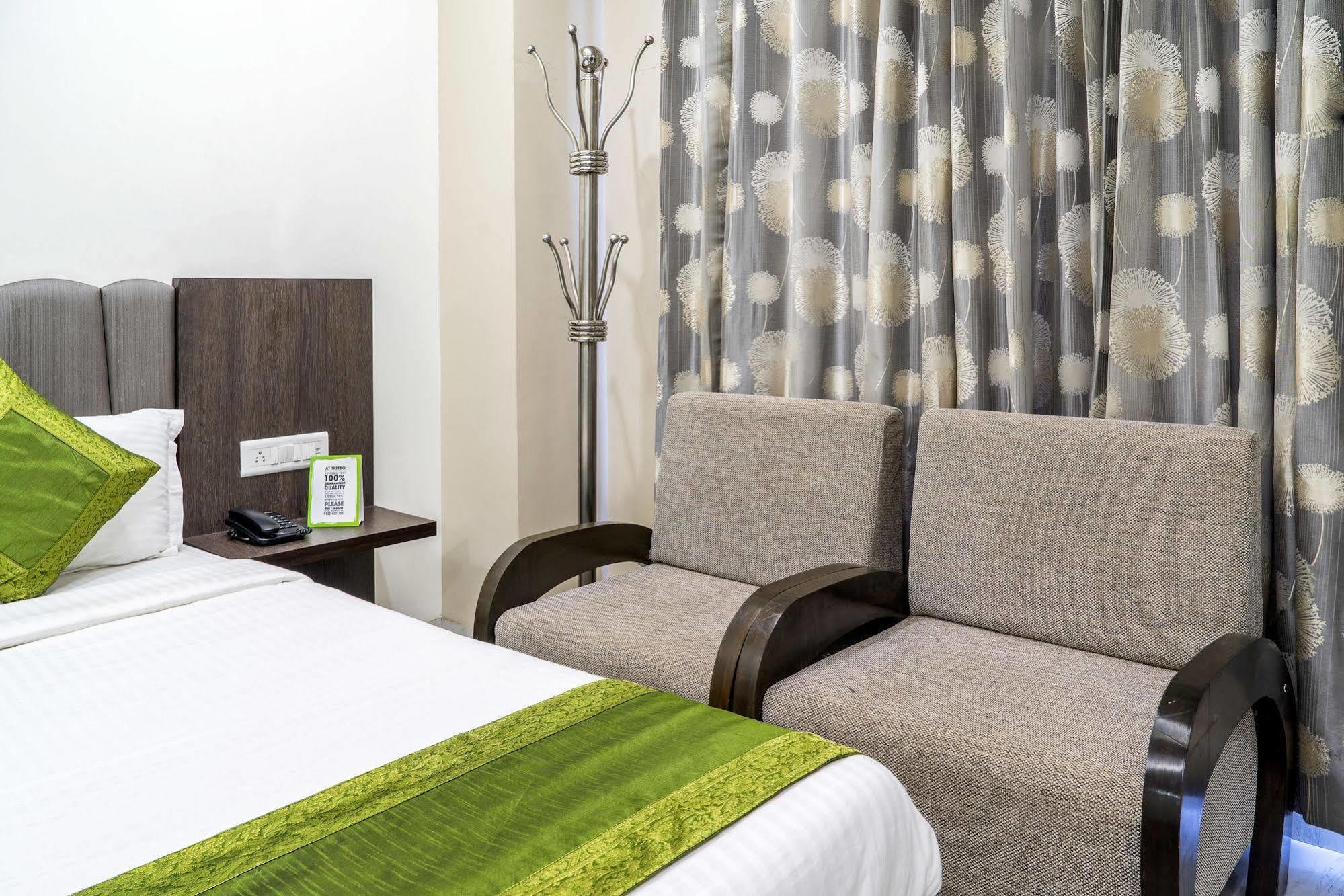 Hotel Treebo Unity Ahmedabad Esterno foto
