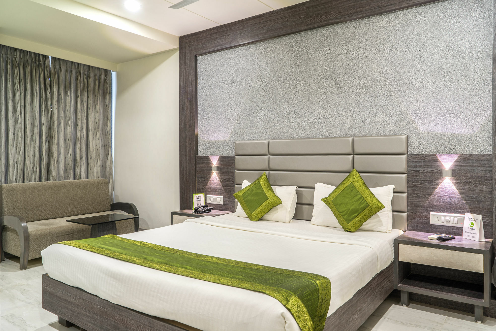 Hotel Treebo Unity Ahmedabad Esterno foto